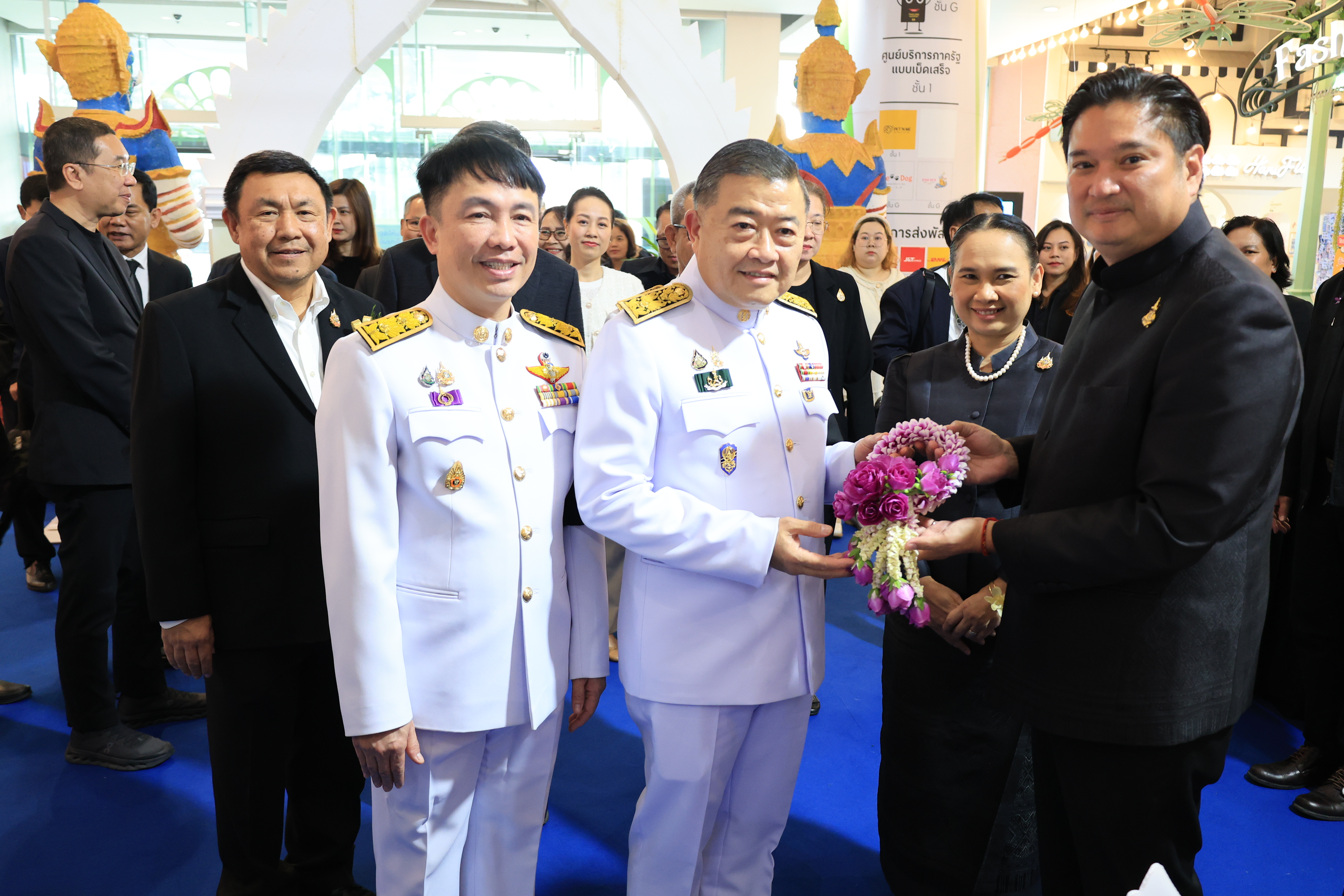 title - เลขาธิการ ส.ป.ก. ร่วมเป็นเกียรติในพิธีเปิดวันกล้วยไม้แห่งชาติ ณ ห้างสรรพสินค้าเซ็นทรัลเวสต์เกต 